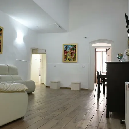 Sisters Bed & Breakfast 3*