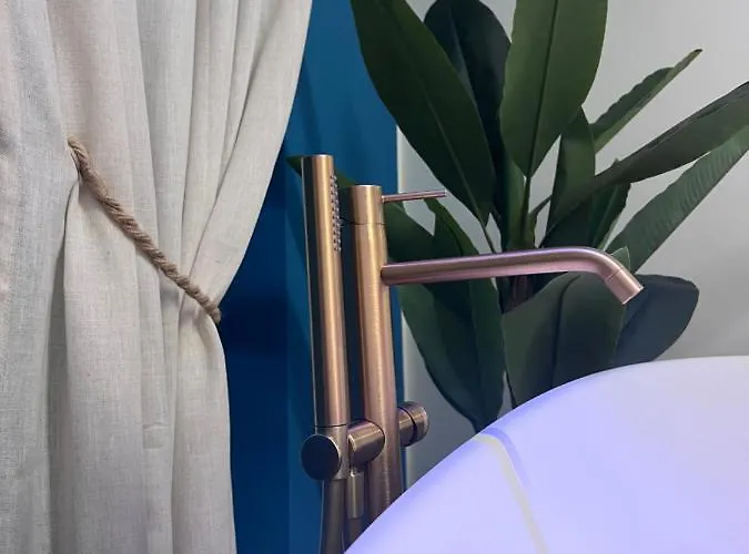 Sisters Bed & Breakfast 3*