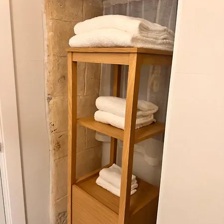 Sisters לינה וארוחת בוקר 3*