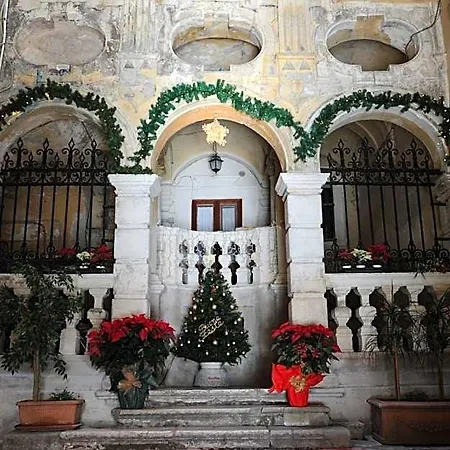 Sisters Bari